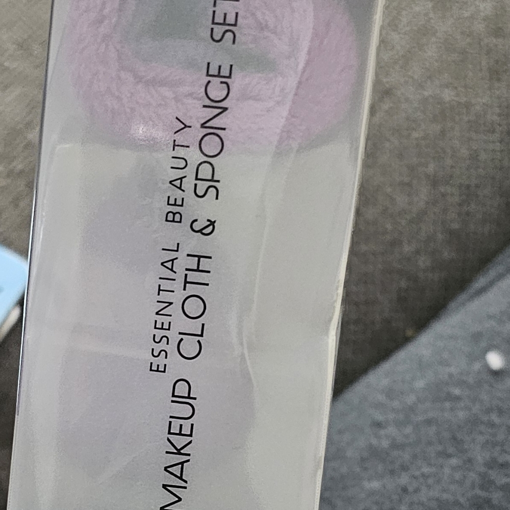 Purple Makeup Remover Cloth and Sponge Set - Picture 4 of 4